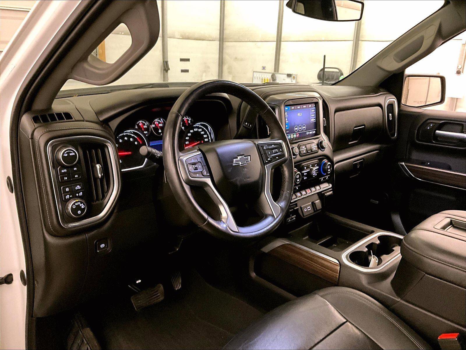 Used 2021 Chevrolet Silverado 1500 LT Trail Boss w/ Convenience Package II AWD/4WD image 12