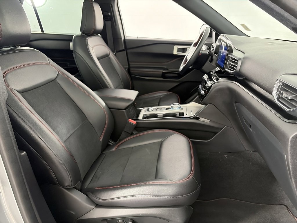 Certified 2022 Ford Explorer ST-Line w/ Class IV Trailer Tow Package image 31