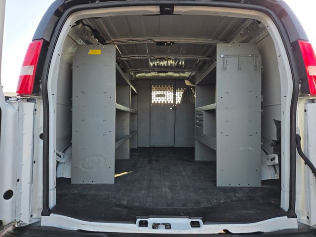 Used 2023 GMC Savana 2500 w/ Driver Convenience Package image 21