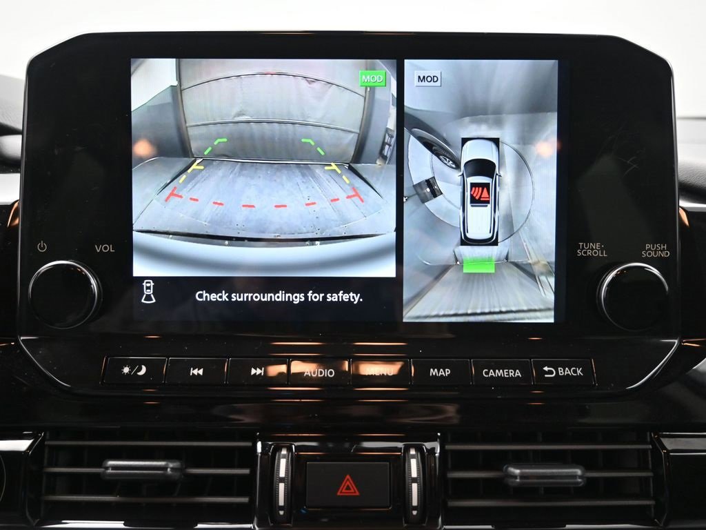 Used 2025 Nissan Pathfinder SL image 12