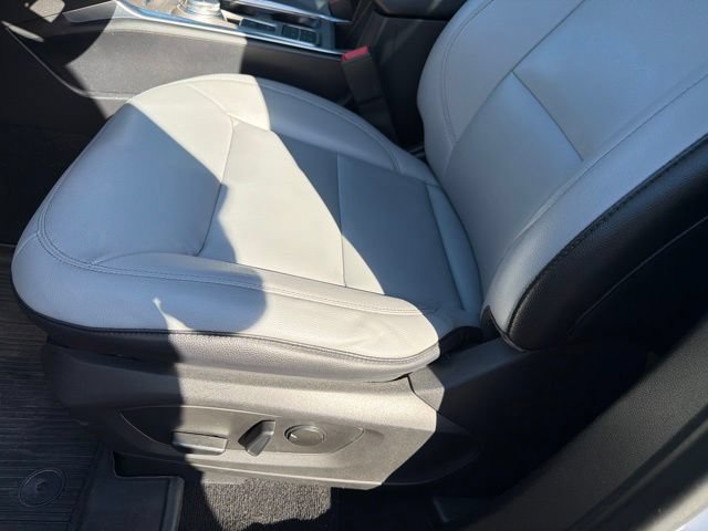 Certified 2021 Ford Explorer XLT w/ Equipment Group 202A RWD image 8