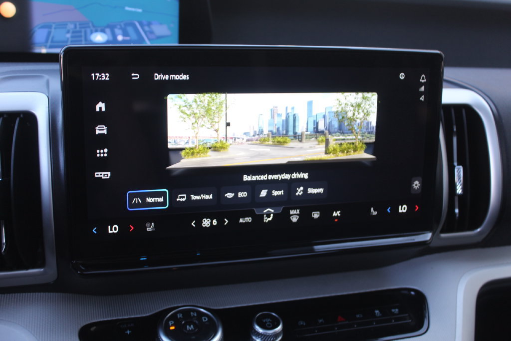 Certified 2025 Ford Expedition Active RWD image 31