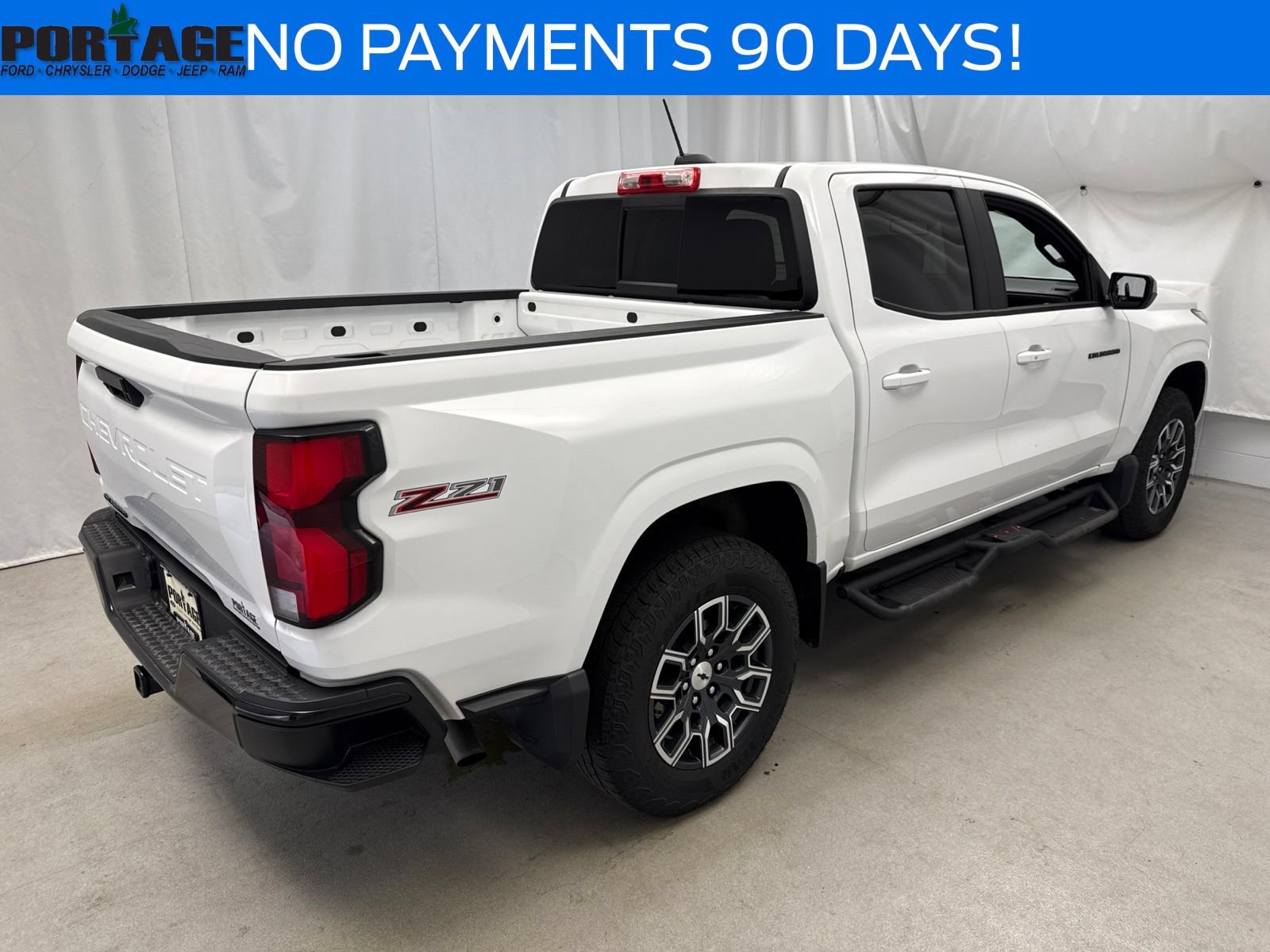 Used 2024 Chevrolet Colorado Z71 w/ Z71 Convenience Package 2 AWD/4WD image 3