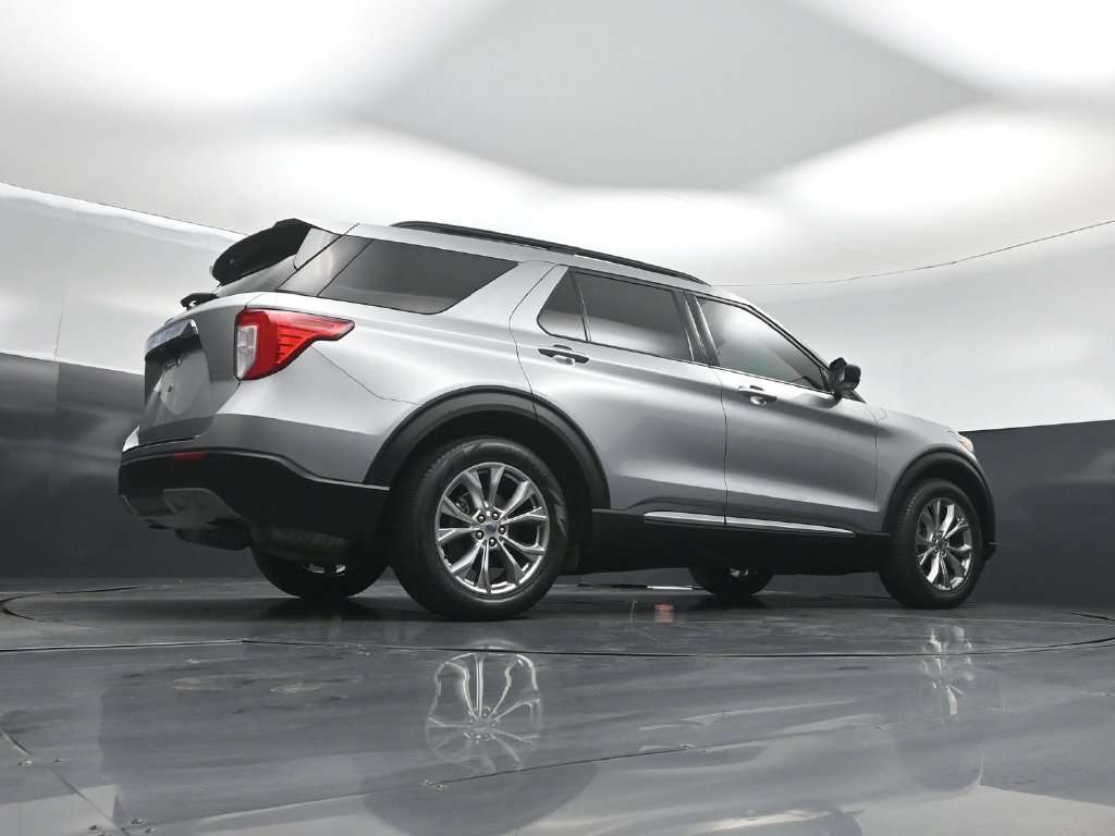 Certified 2021 Ford Explorer XLT w/ Equipment Group 202A RWD image 43