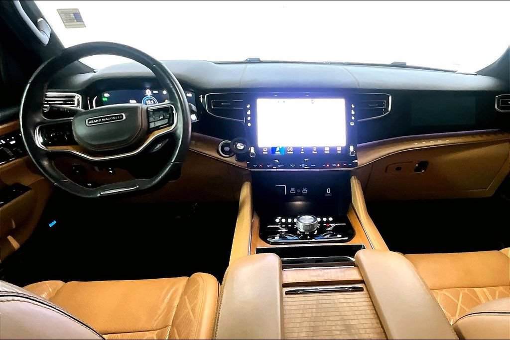 Used 2022 Jeep Grand Wagoneer Series III AWD/4WD image 11