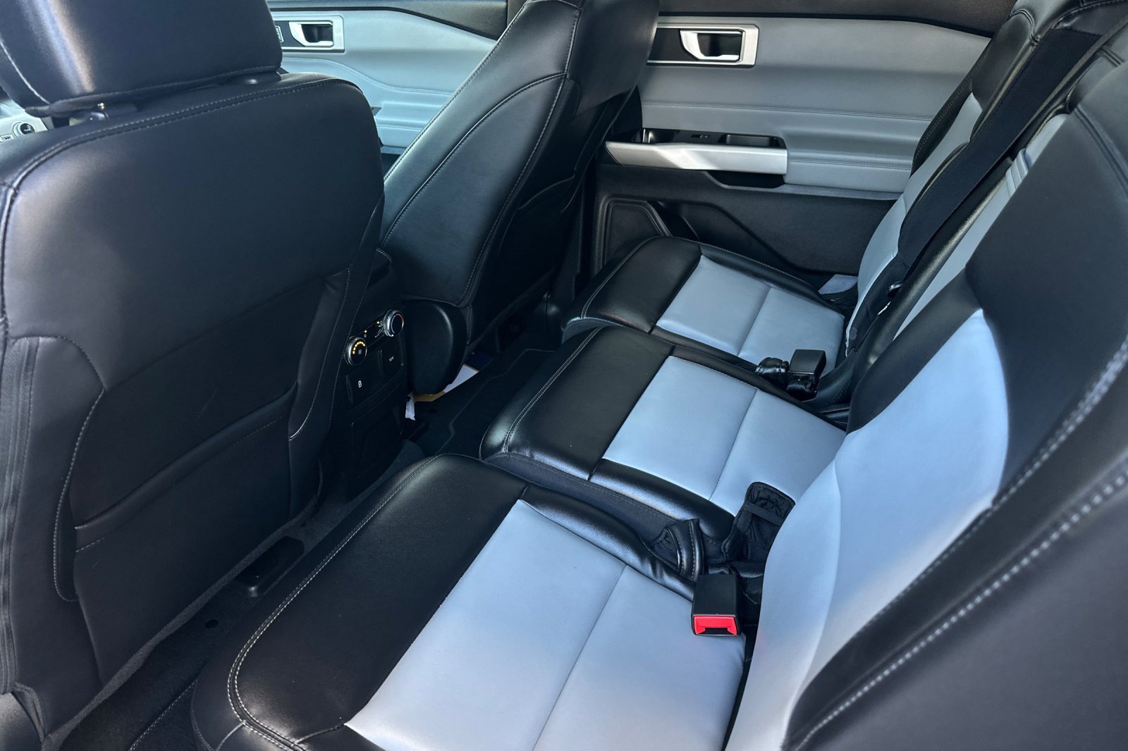 Certified 2022 Ford Explorer XLT w/ Equipment Group 202A image 11