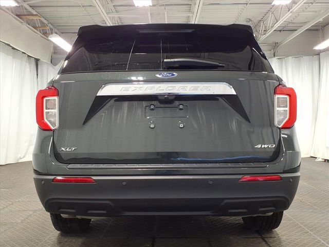 Certified 2023 Ford Explorer XLT image 3