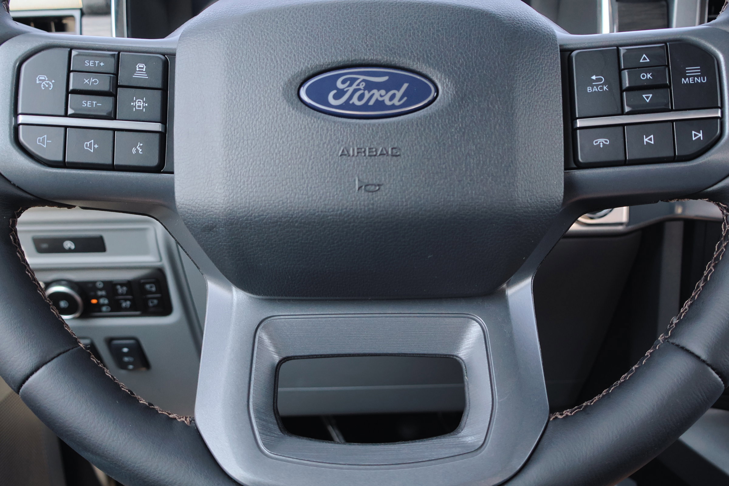 Certified 2025 Ford F150 Lariat w/ Equipment Group 501A Mid image 24