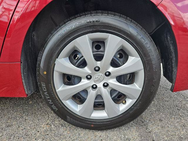 Used 2025 Toyota Corolla LE FWD image 33