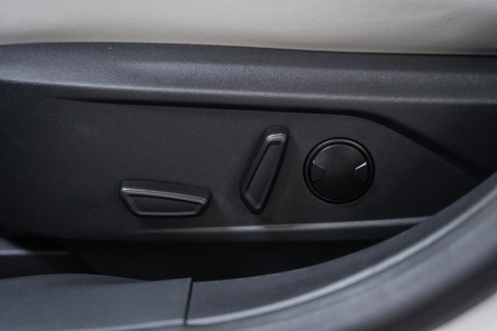 Certified 2025 Ford Mustang Mach-E Premium image 39