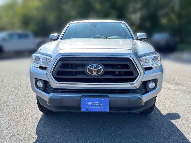 Used 2022 Toyota Tacoma SR5 AWD/4WD image 3
