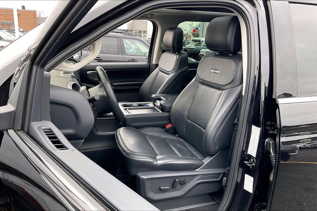 Certified 2025 Ford Expedition Platinum AWD/4WD image 23