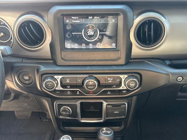 Used 2022 Jeep Wrangler Willys image 21