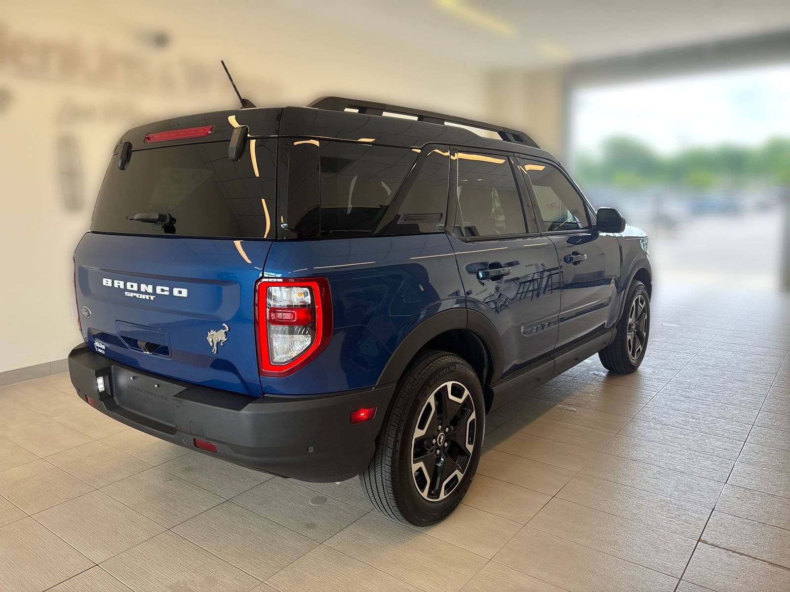 Certified 2024 Ford Bronco Sport Outer Banks w/ Tech Package AWD/4WD image 3