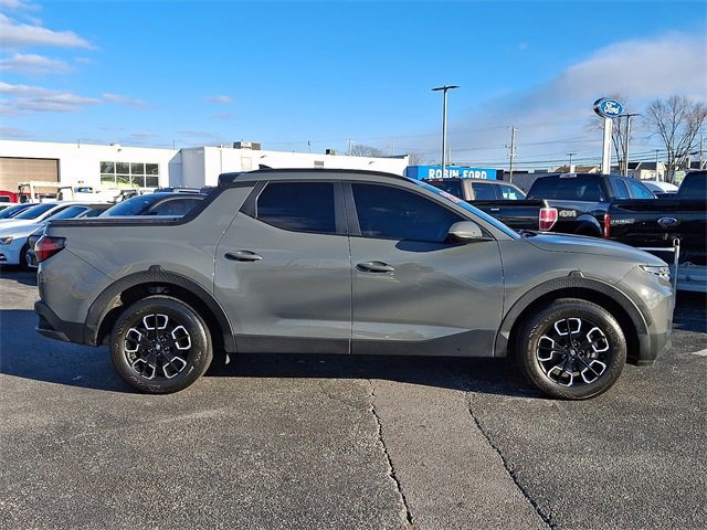 Used 2023 Hyundai Santa Cruz SEL Premium image 2