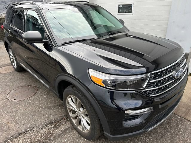 Certified 2023 Ford Explorer XLT w/ Equipment Group 202A AWD/4WD image 7