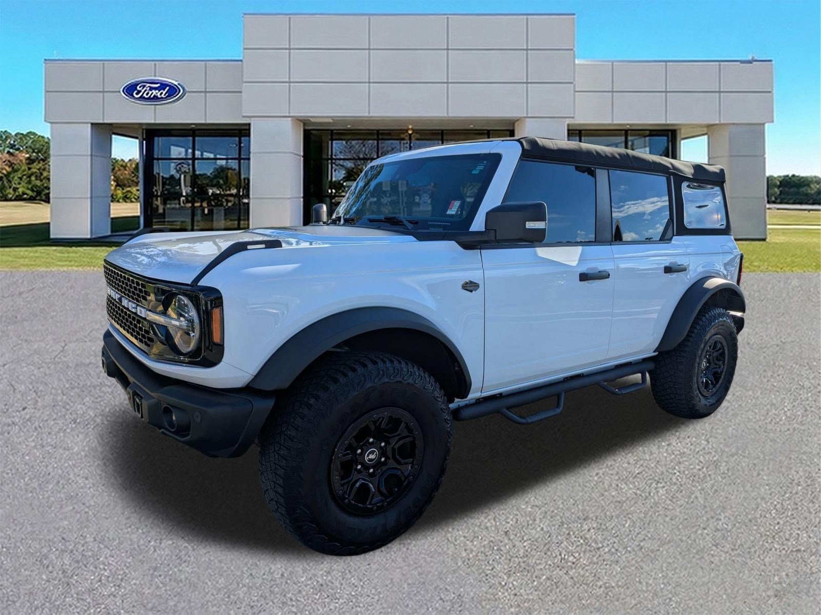 Certified 2023 Ford Bronco Wildtrak AWD/4WD image 8