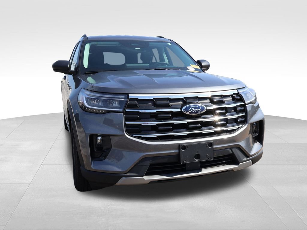 Certified 2025 Ford Explorer Active w/ Active Comfort Package AWD/4WD image 9