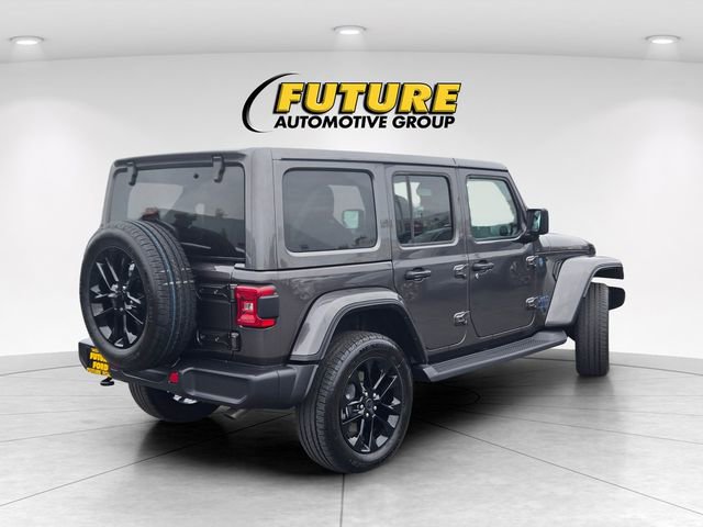 Used 2025 Jeep Wrangler Unlimited Sahara AWD/4WD image 4