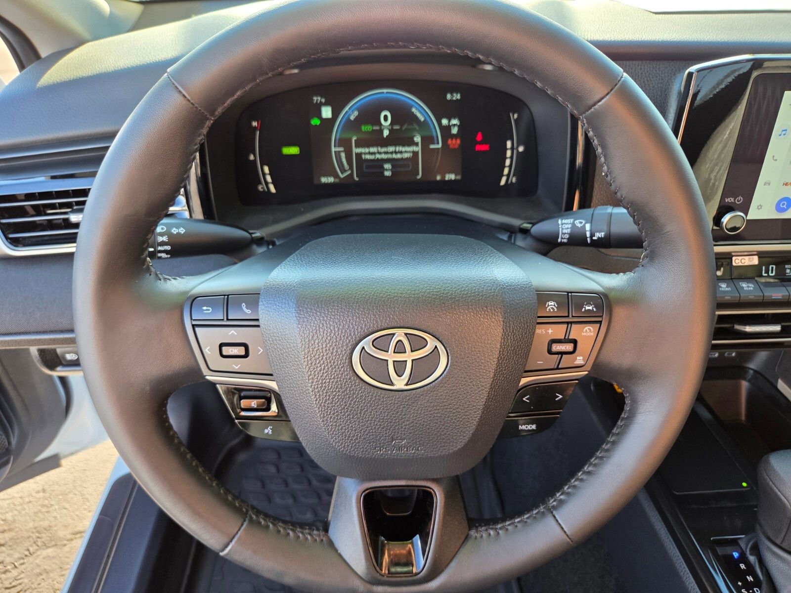 Used 2025 Toyota Camry LE w/ Convenience Package FWD image 18