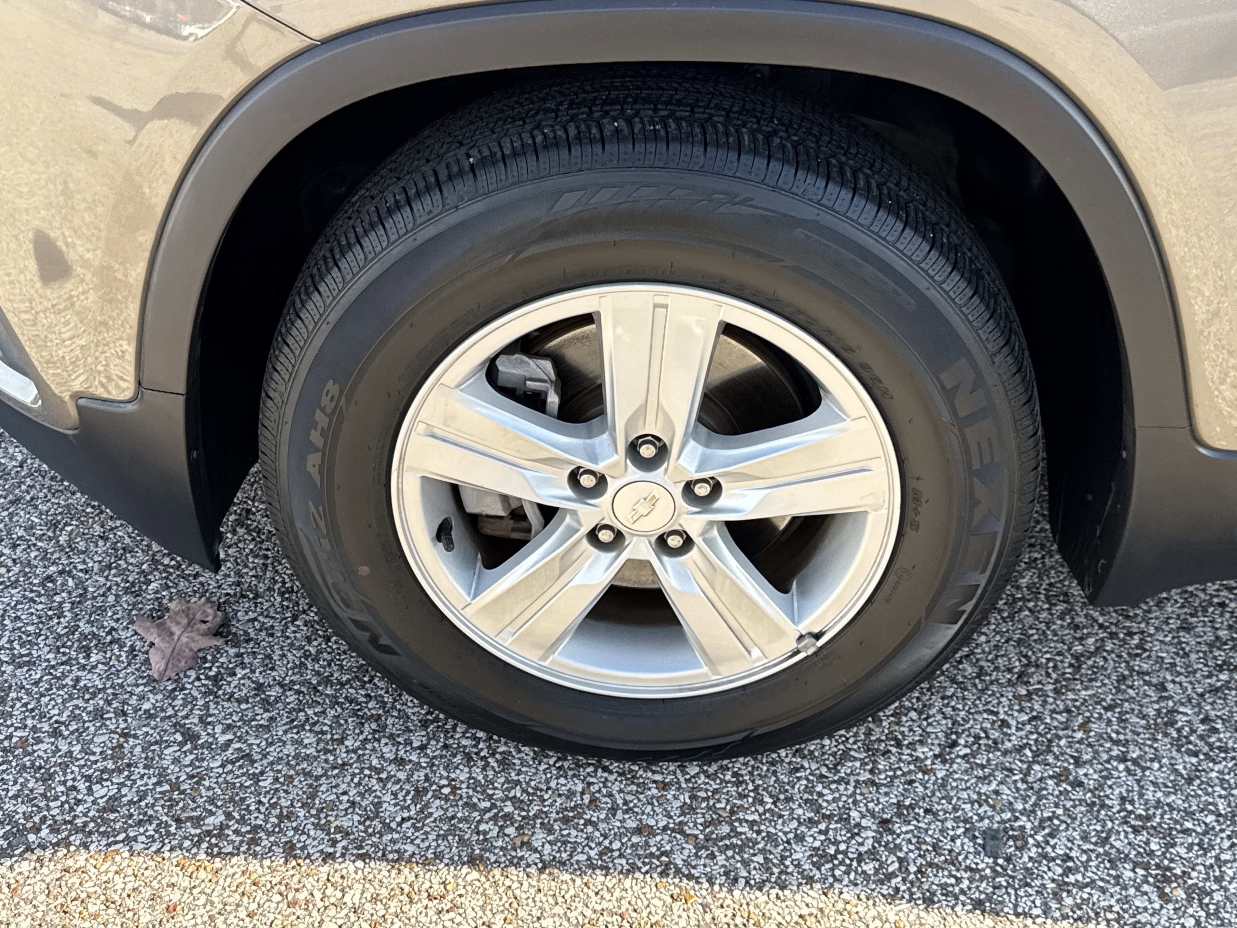 Used 2022 Chevrolet Trax LT w/ LT Convenience Package image 9