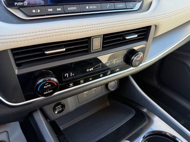 Used 2025 Nissan Rogue SV AWD/4WD image 26