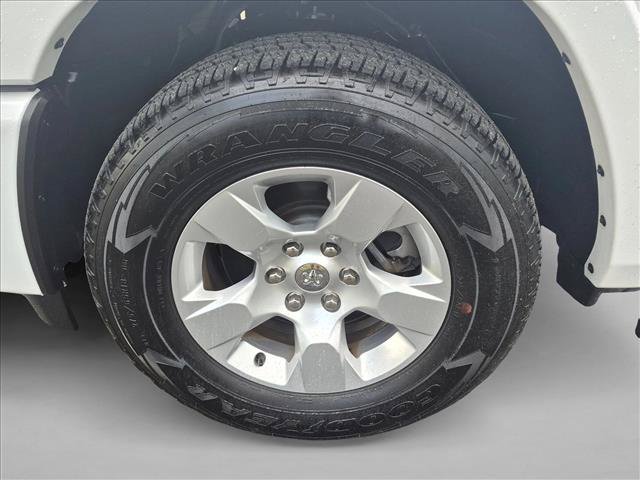 Used 2025 RAM 1500 Big Horn AWD/4WD image 9