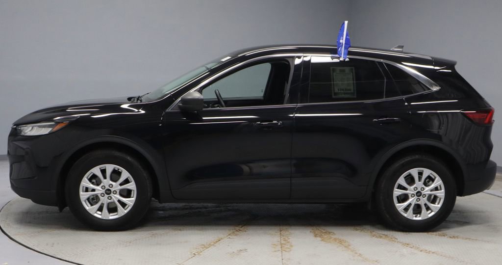 Certified 2024 Ford Escape Active w/ Cold Weather Package image 8