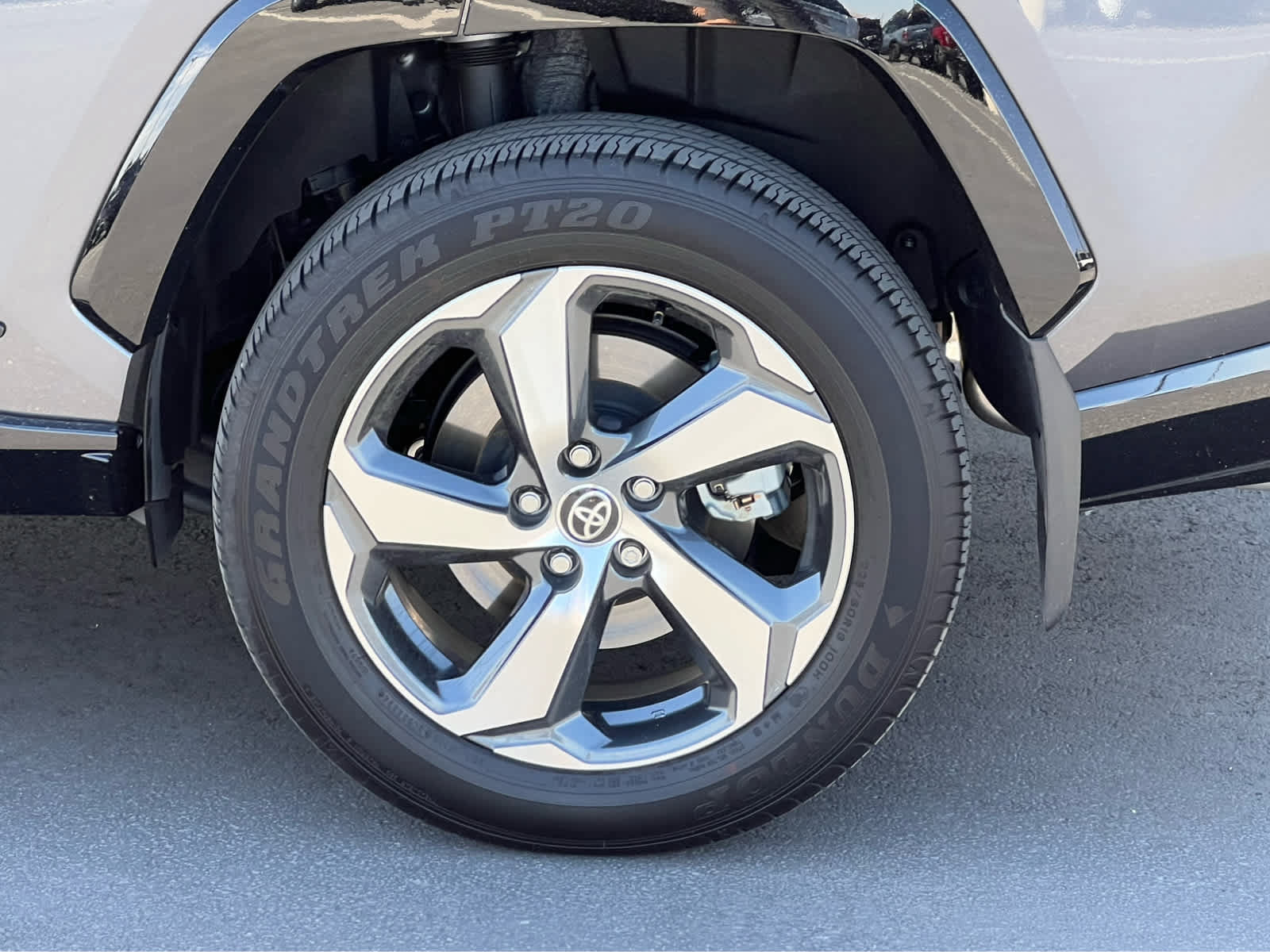 Used 2025 Toyota RAV4 SE AWD/4WD image 14