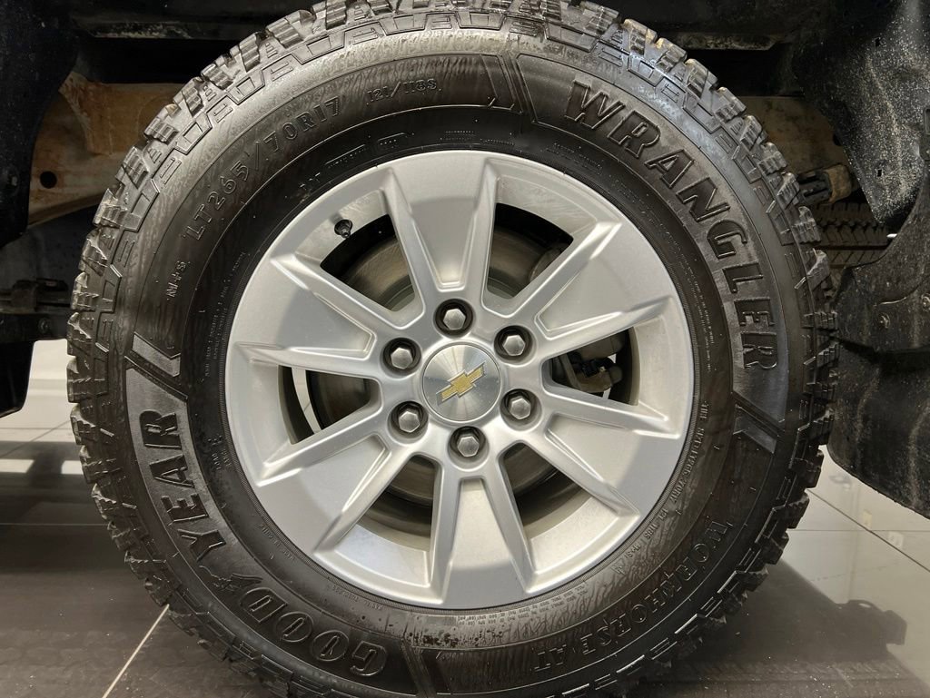 Used 2021 Chevrolet Silverado 1500 LT w/ Safety Package II AWD/4WD image 7