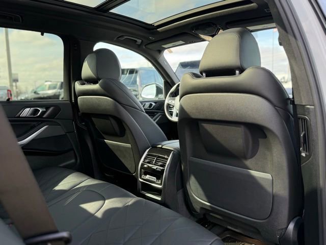 Used 2023 BMW X5 xDrive40i AWD/4WD image 39