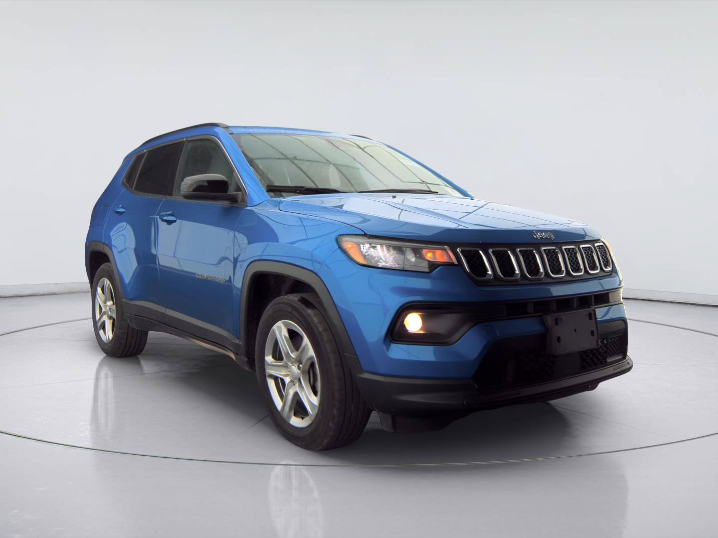 Used 2024 Jeep Compass Latitude AWD/4WD image 1