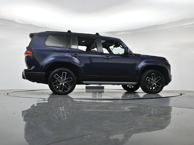 Used 2025 Lexus GX 550 w/ Accessory Package (2T) AWD/4WD image 34