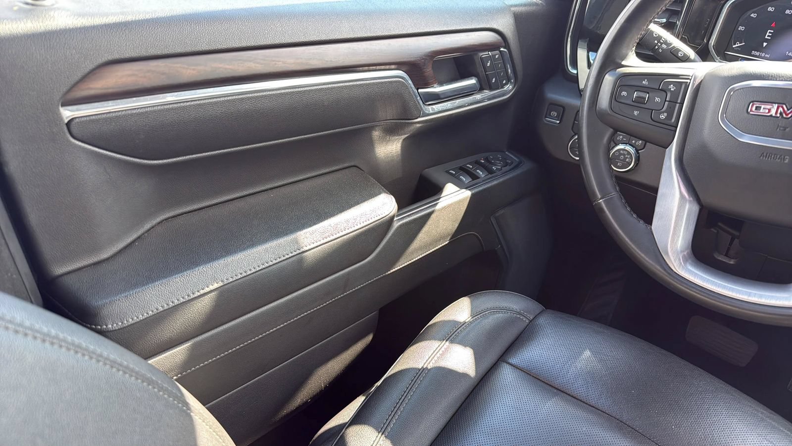 Used 2024 GMC Sierra 1500 SLT AWD/4WD image 27