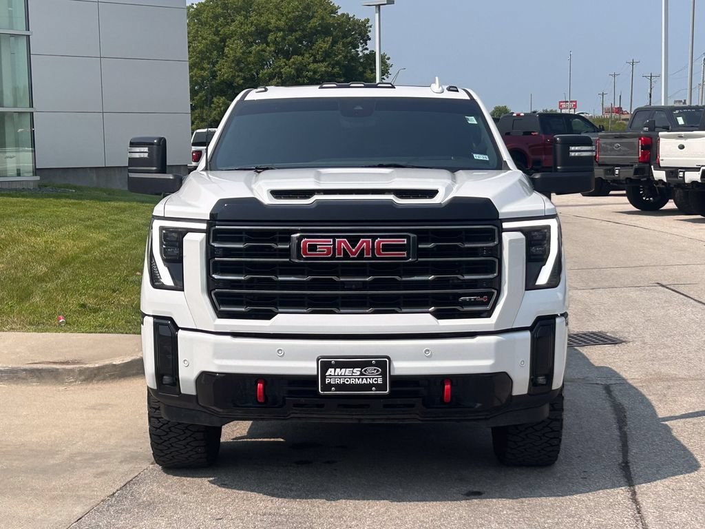 Used 2025 GMC Sierra 2500 AT4 w/ AT4 Premium Plus Package AWD/4WD image 9