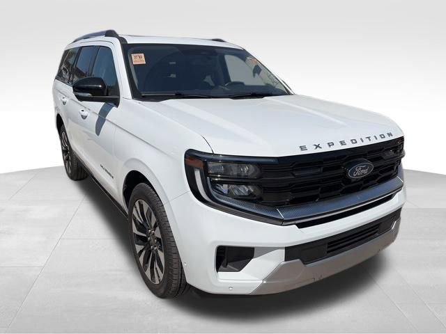Certified 2025 Ford Expedition Platinum w/ Driver's Package AWD/4WD image 6