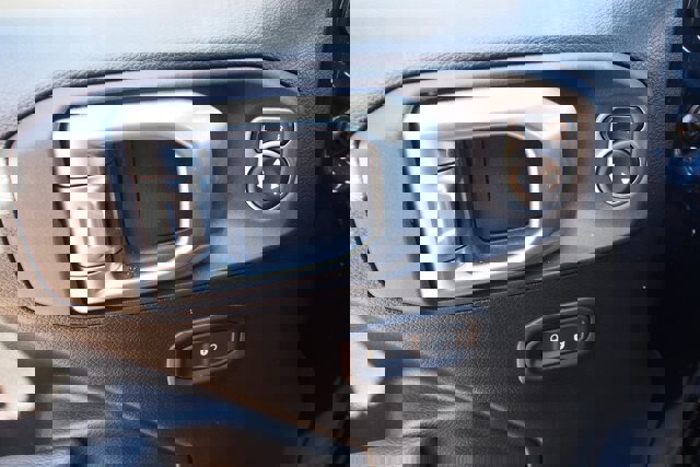 Used 2025 Jeep Gladiator Sport image 19