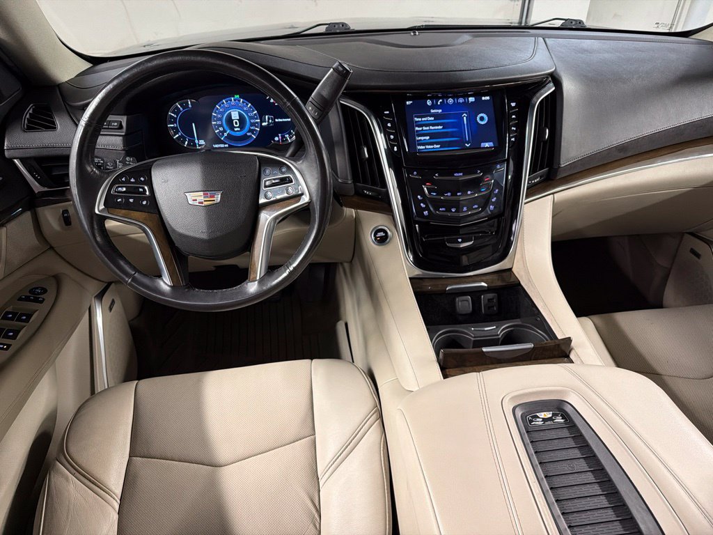 Used 2018 Cadillac Escalade Premium Luxury AWD/4WD image 8
