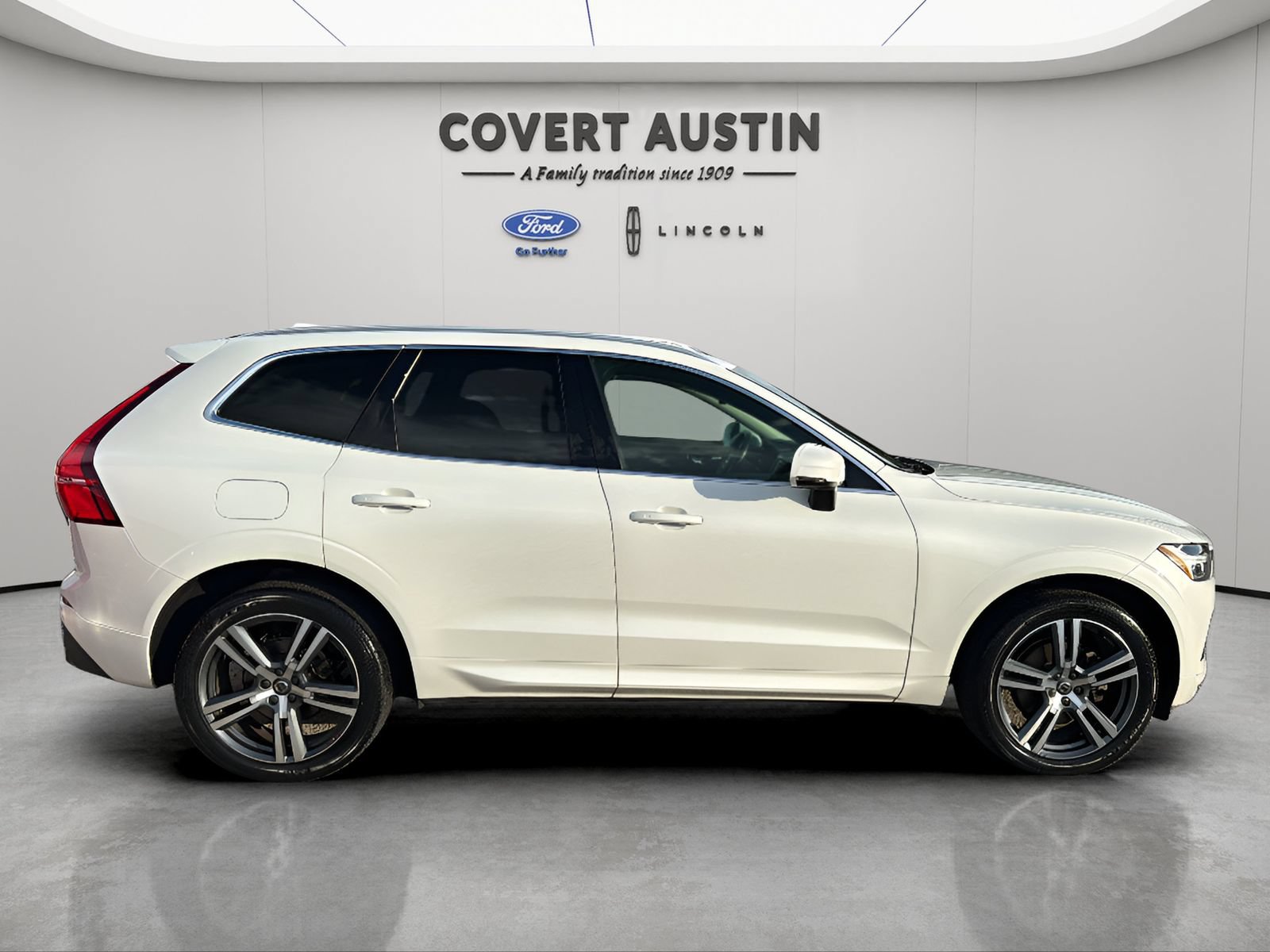 Used 2021 Volvo XC60 T5 Momentum w/ Premium Package AWD/4WD image 7