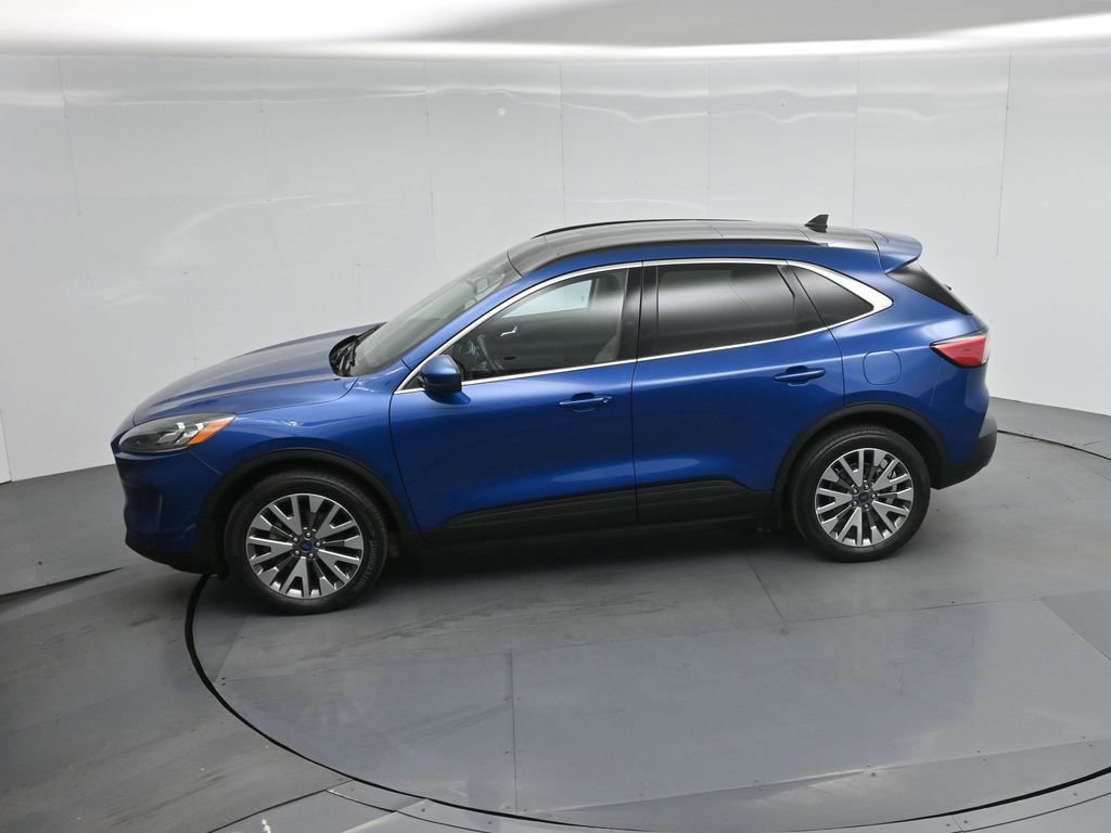 Certified 2022 Ford Escape Titanium w/ Class II Trailer Tow Package image 24