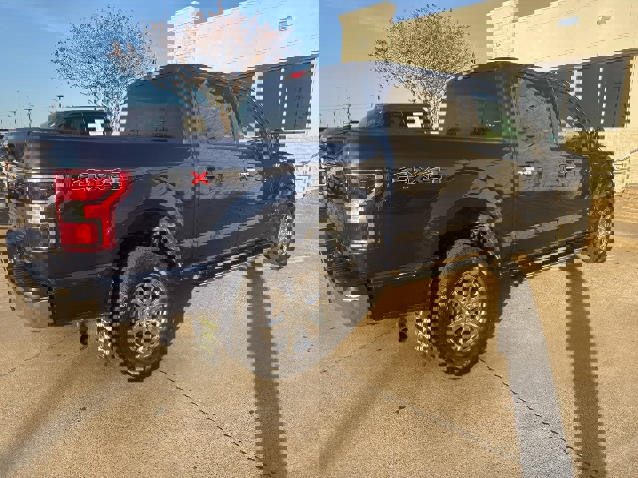 Certified 2019 Ford F150 XLT w/ Equipment Group 302A Luxury image 5