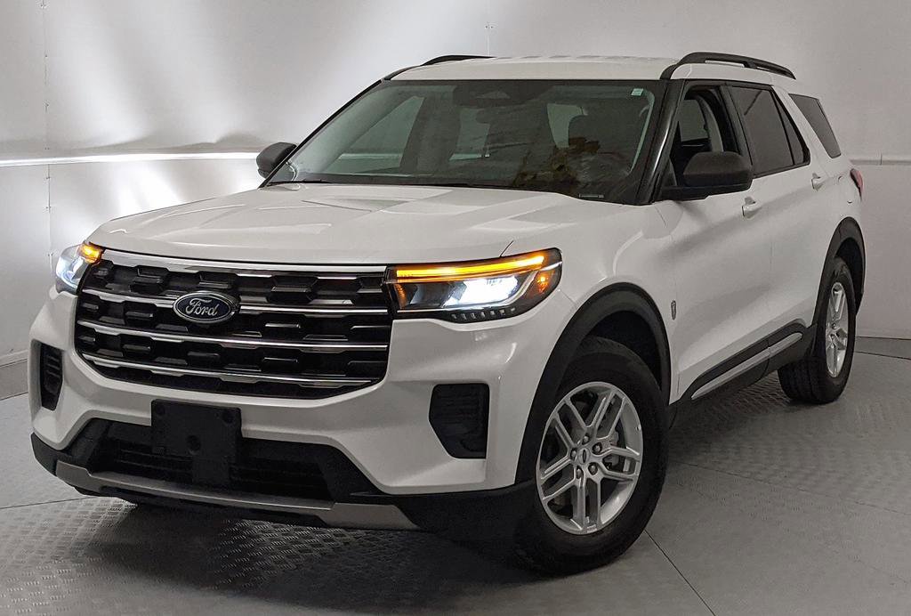 Certified 2025 Ford Explorer Active RWD image 6