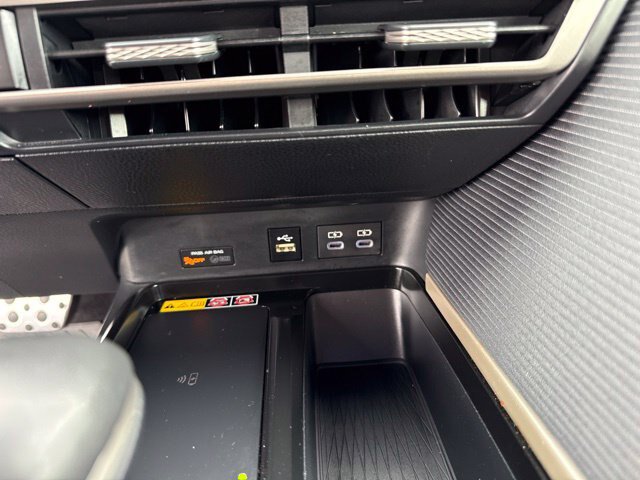 Used 2025 Toyota Camry SE FWD image 28
