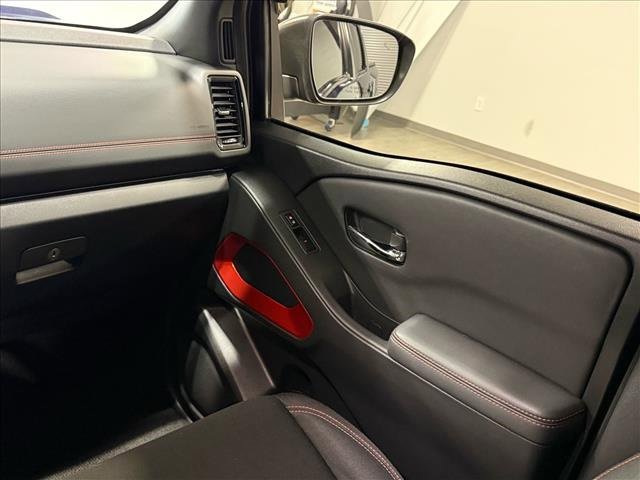Used 2022 Nissan Frontier PRO-4X image 12