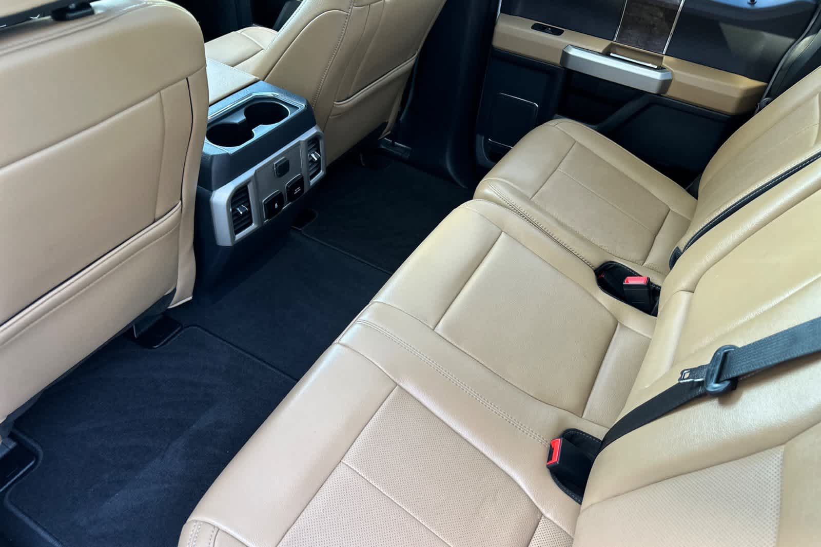 Certified 2022 Ford F250 Lariat w/ Lariat Value Package AWD/4WD image 4