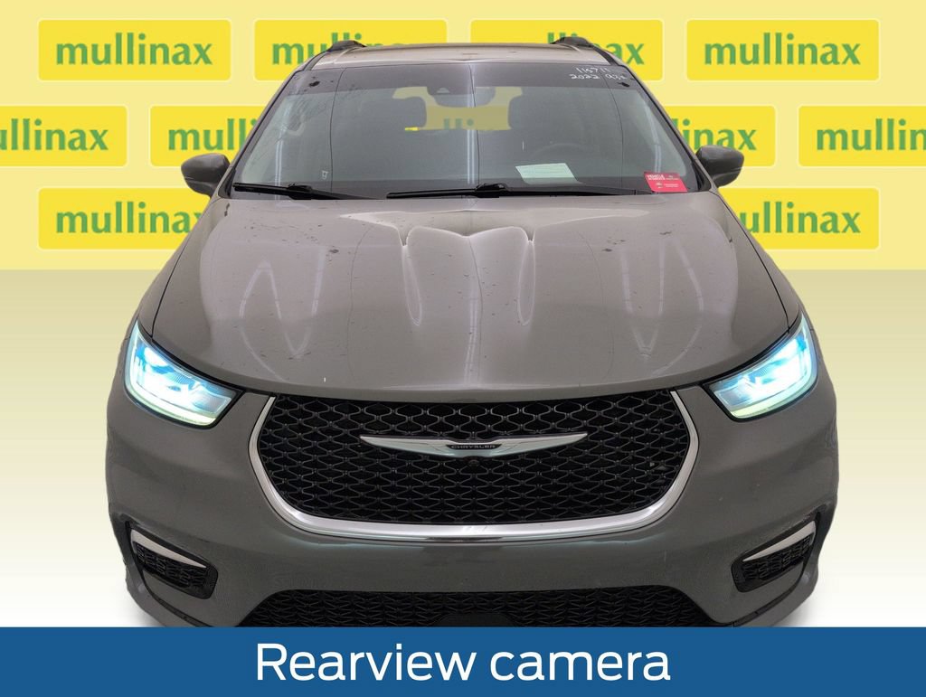Used 2022 Chrysler Pacifica Touring-L FWD image 14