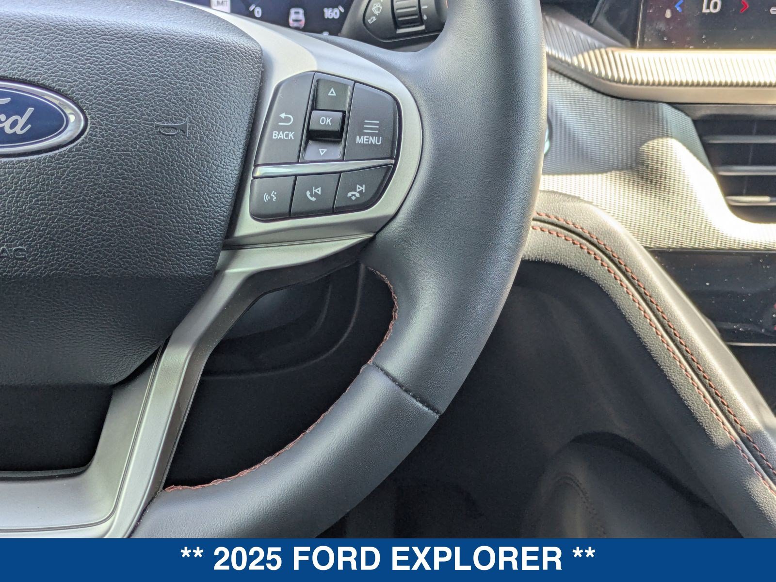 Certified 2025 Ford Explorer Active RWD image 23