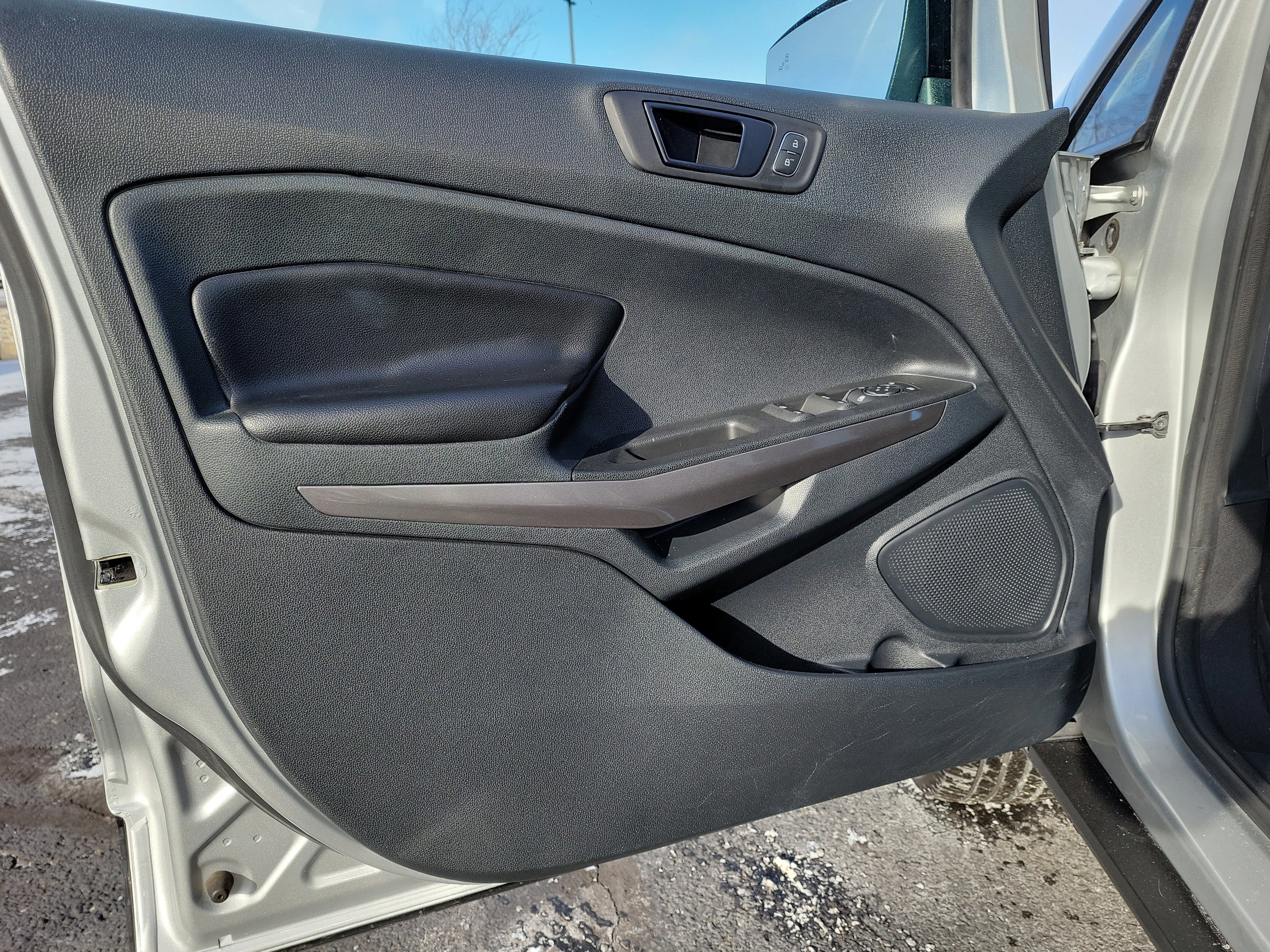 Certified 2020 Ford EcoSport SES w/ SES Black Appearance Package image 15