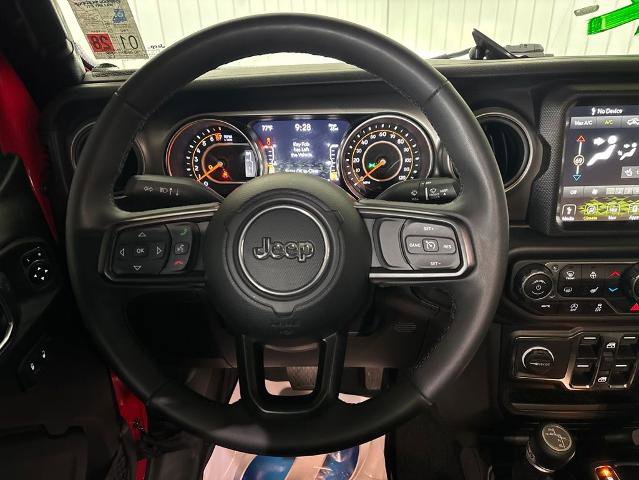 Used 2023 Jeep Gladiator Sport AWD/4WD image 15