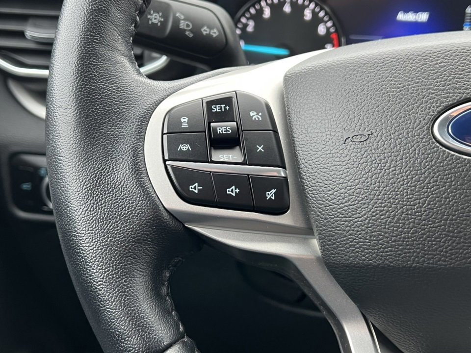 Certified 2022 Ford Explorer XLT w/ Equipment Group 202A image 24